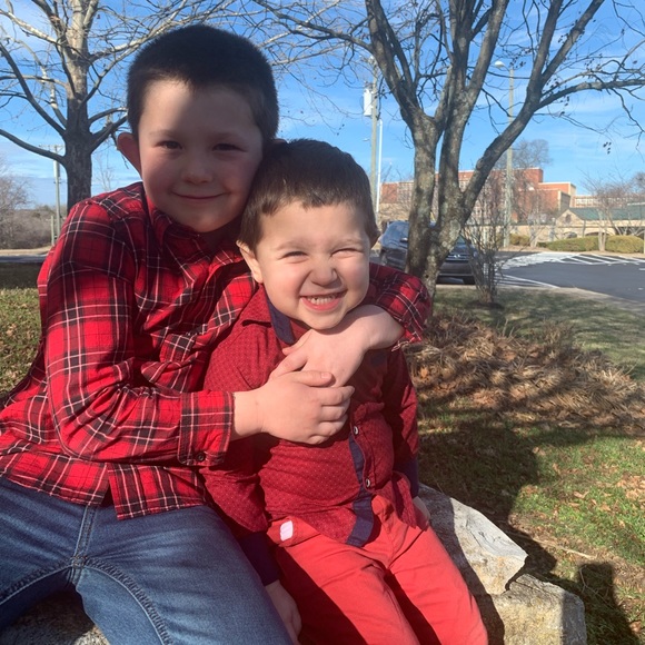 Meet your Blessed Posher 🥰 Christine. Blessed mother of 3 amazing babies ❤️ - Picture 7 of 9